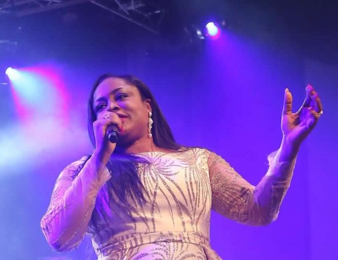 Sinach lyrics