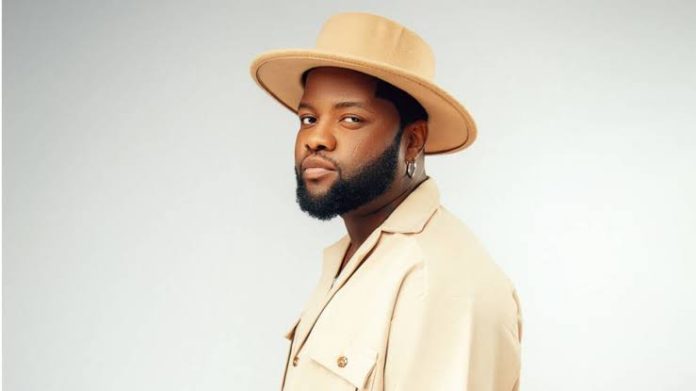 Skales Mole Mate speakers Lyrics