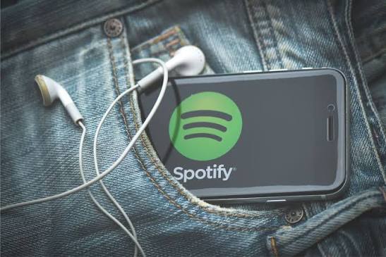 Spotify with earpiece Spotify streams